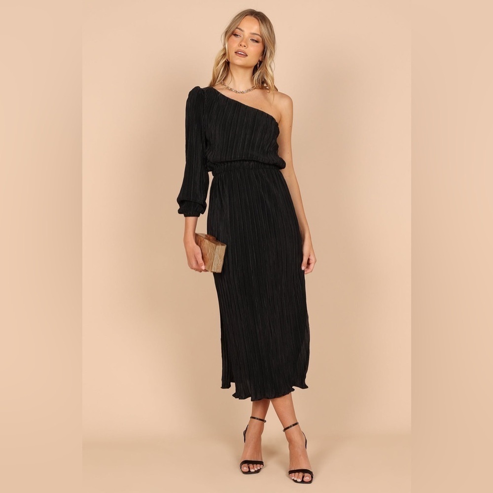 PETAL & PUP PONTEE ONE SHOULDER PLEATED MIDI DRESS - BLACK S B686